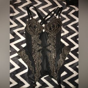 Amazing Victoria’s Secret Black/Gold Vintage Style Corset with Garter Straps 36C